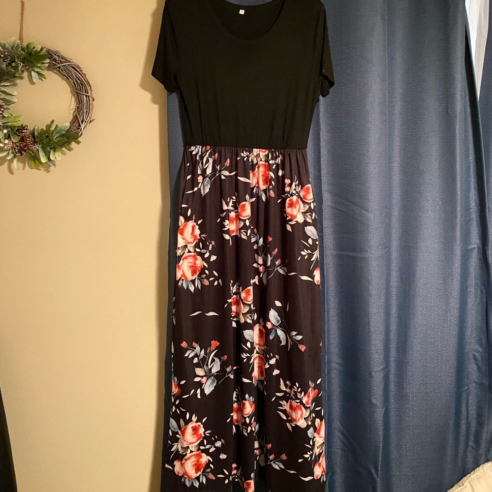 Large pocket maxi dress- worn once for wedding